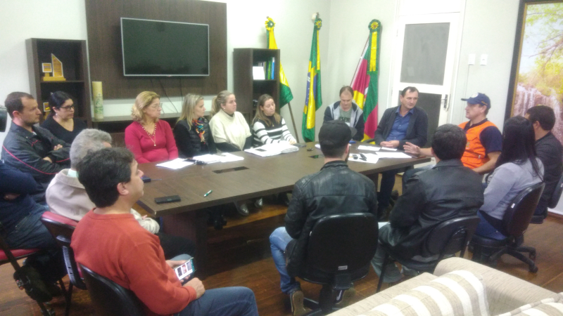 VENDAVAL E FORTE GRANIZO ATINGE O MUNICÍPIO