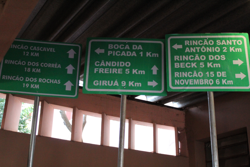 ATO DE ENTREGA DE PLACAS INDICATIVAS PARA O INTERIOR 