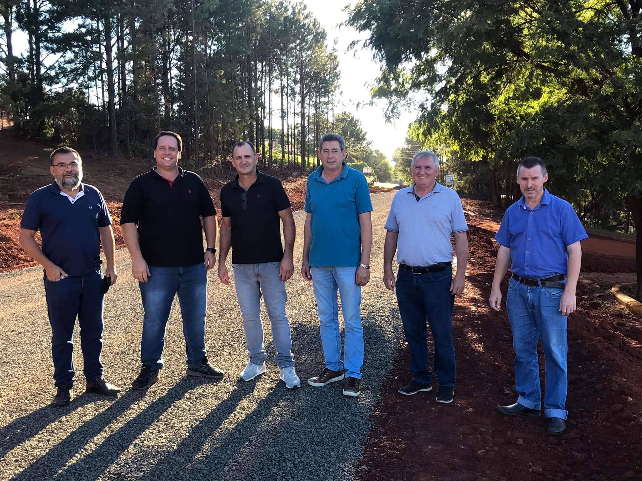 Executivo Municipal acompanhou o início das obras de pavimentação asfáltica em Senador Salgado Filho