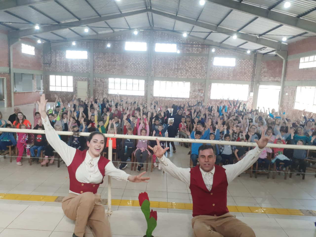 Comemorações do "Dia das Crianças" teve teatro e terá Festa na Área Verde