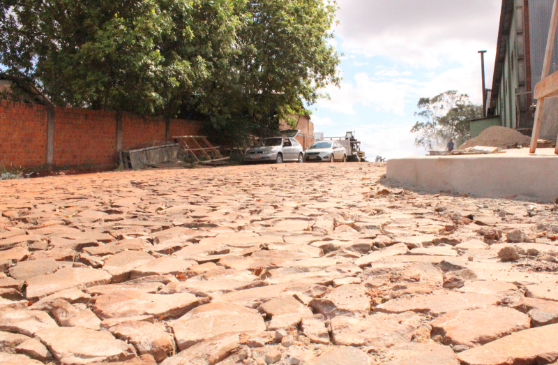  Calçamento na Gustavo Zimpel em fase de conclusão  