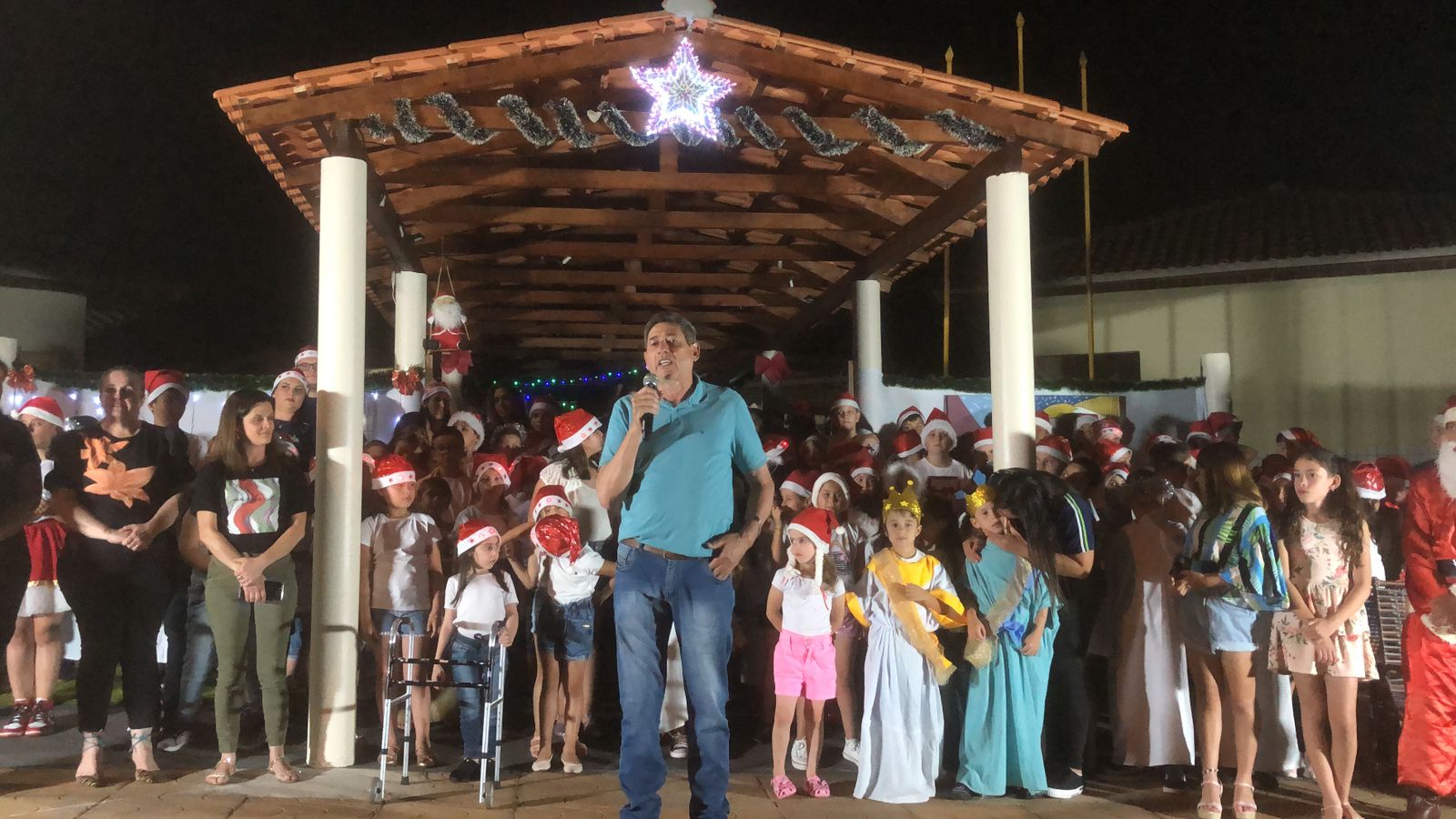 Vice-prefeito Taborda participa de evento natalino e inaugura nova passarela da Escola Batista