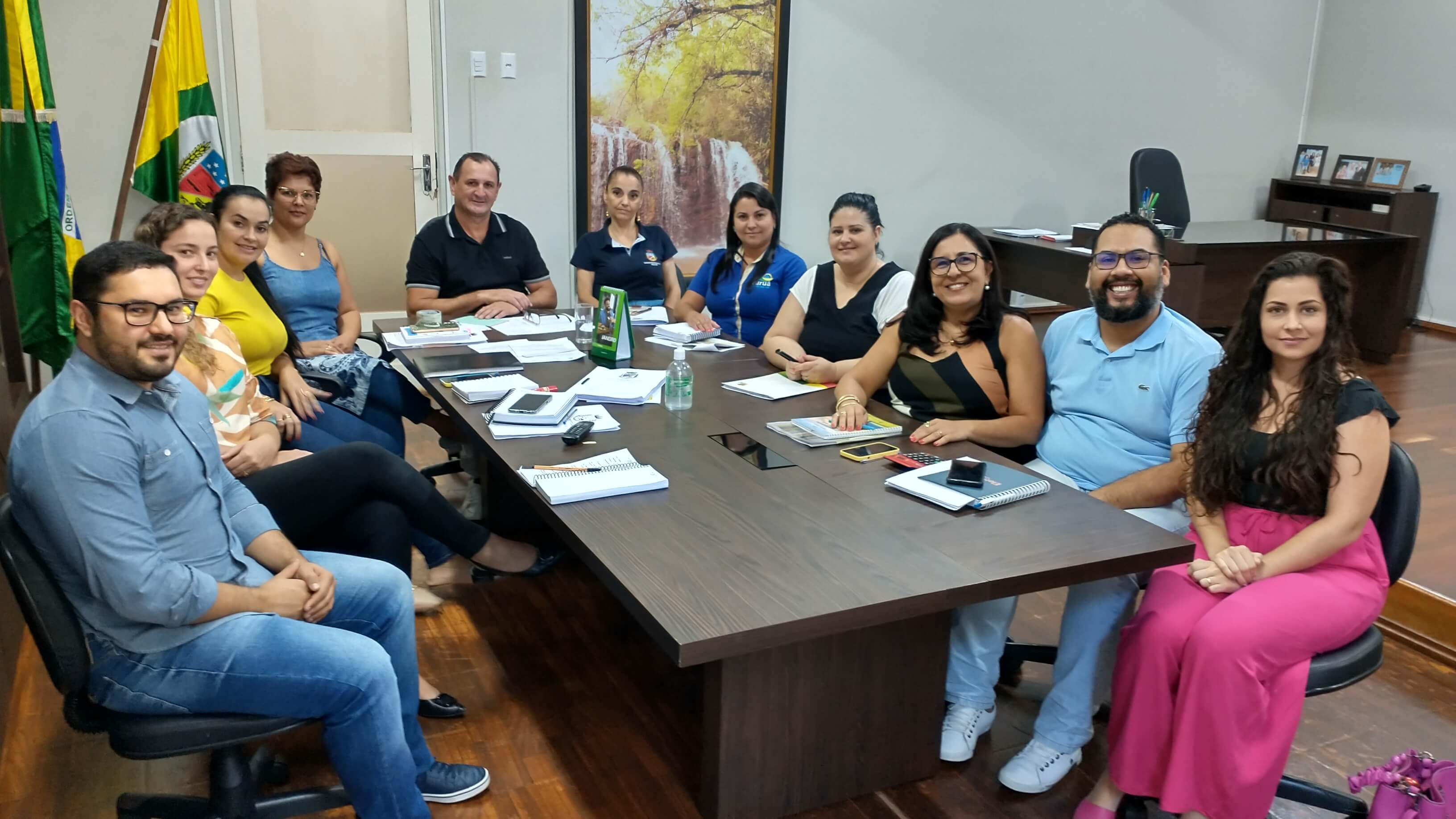 Executivo Municipal reúne-se com a 14ª CRS