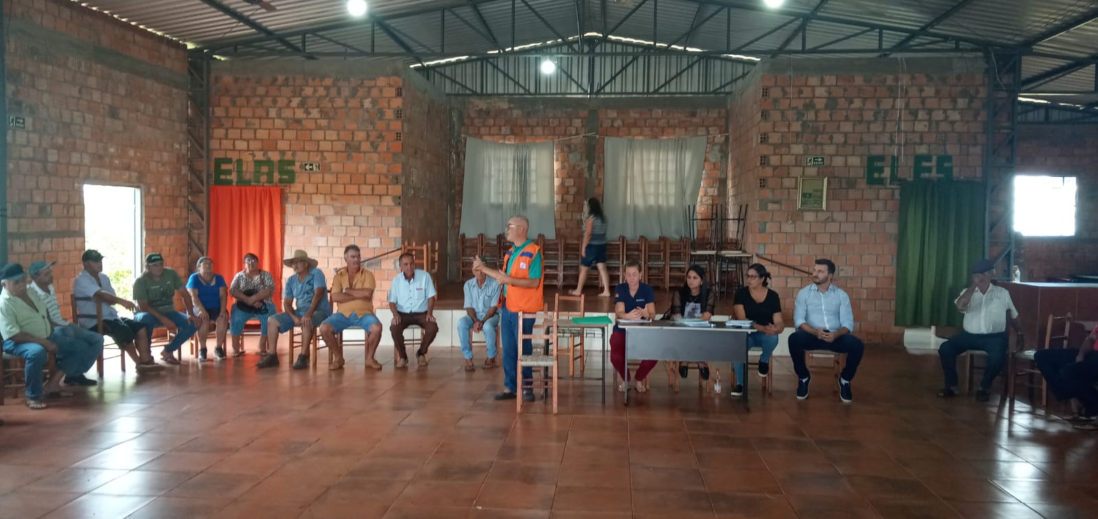 Governo Municipal acompanha reuniões em comunidades do interior para beneficiar produtores rurais atingidos pela seca