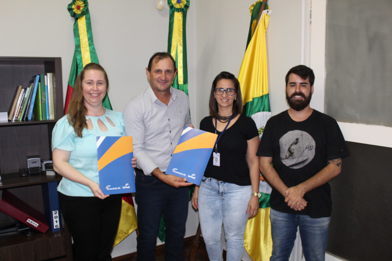 Prefeitura firma acordo de cooperação com Senac