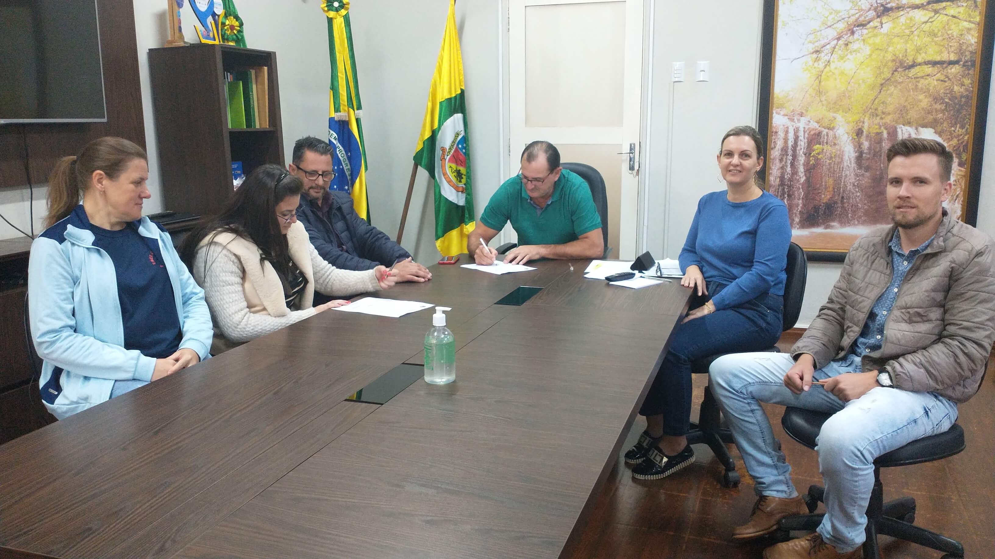 Assinada Ordem de início para construção de cobertura de quadra da Emei Casa da Criança