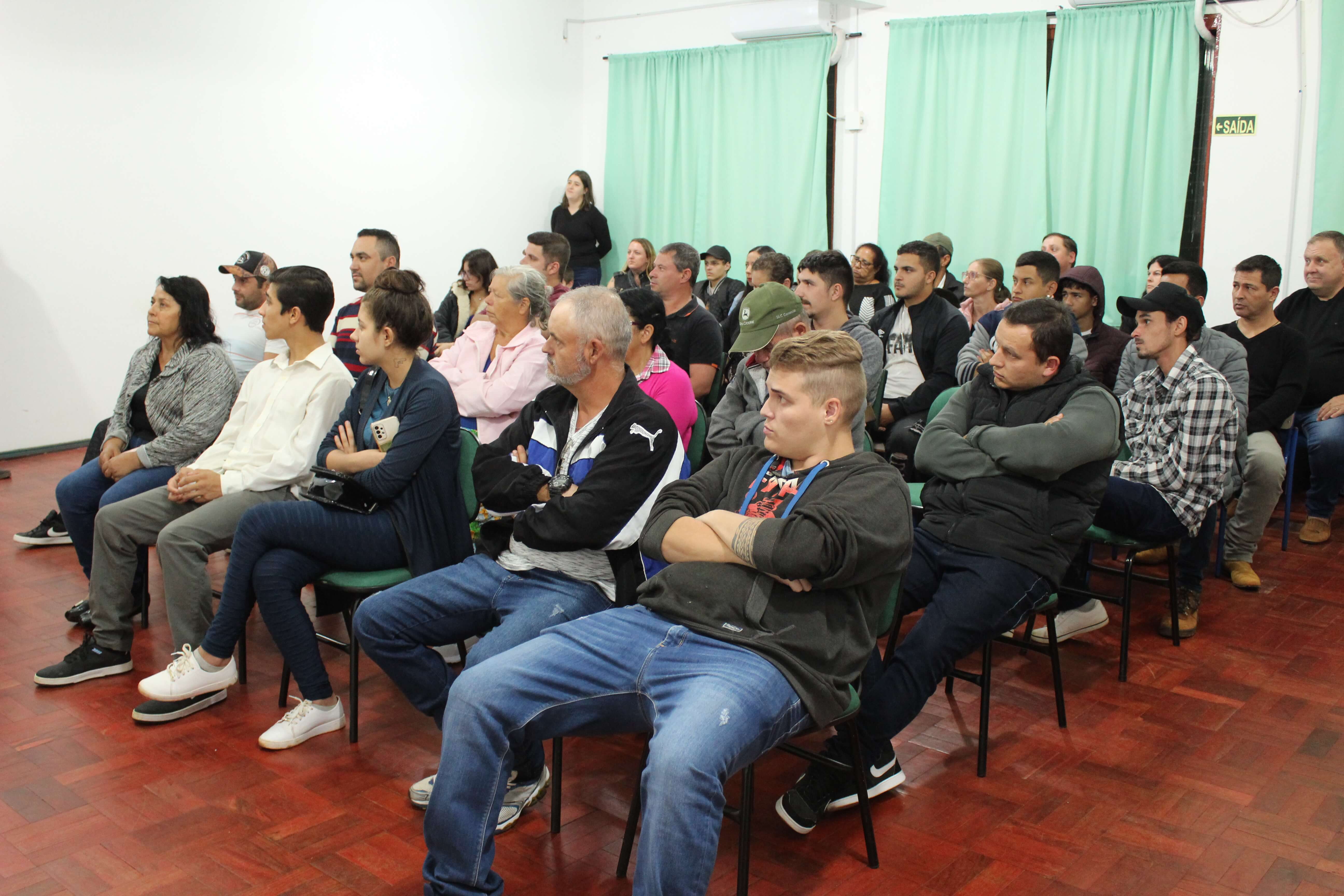 Mais 30 giruaenses recebem certificação em cursos de qualificação profissional