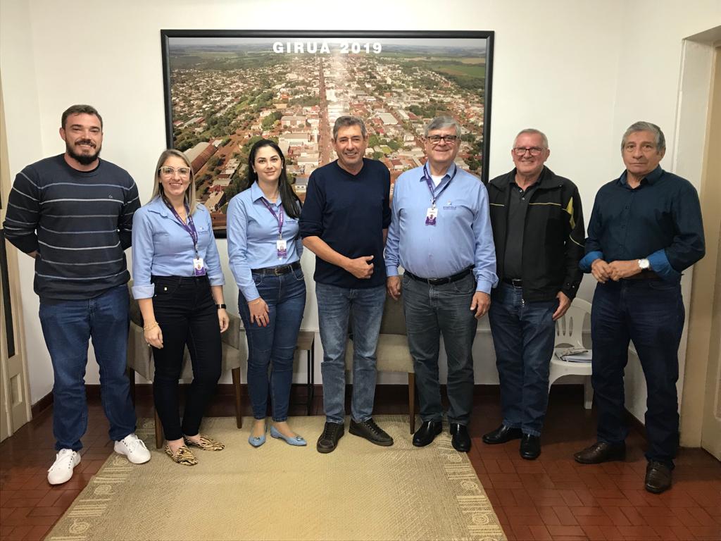 Governo Municipal estuda possibilidade de parceria com instituição financeira para concessão de microcrédito para empreendedores giruaenses.