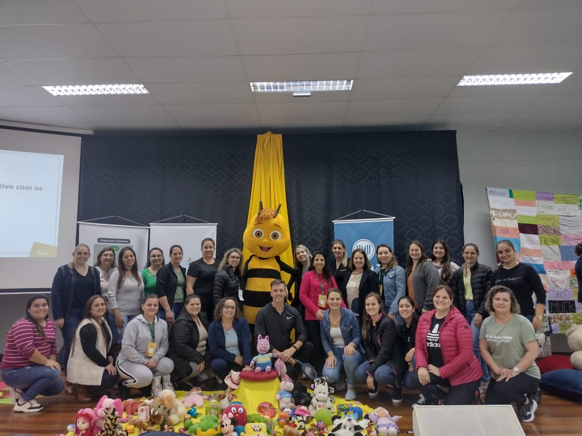 Professores Municipais de pré-escola participam de formação no Programa A União Faz a Vida