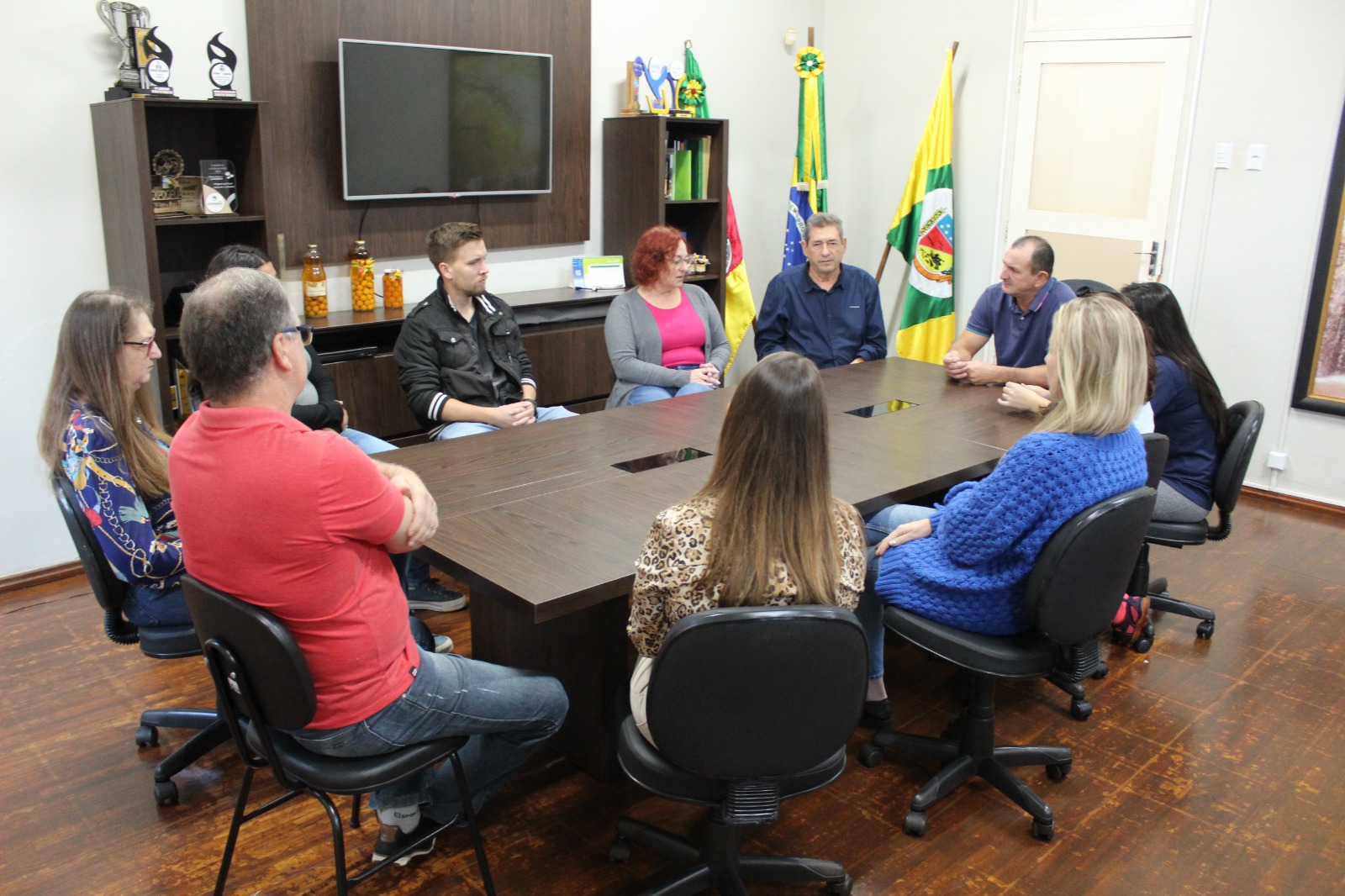 Visitadores do Reurb estão no Bairro Moura