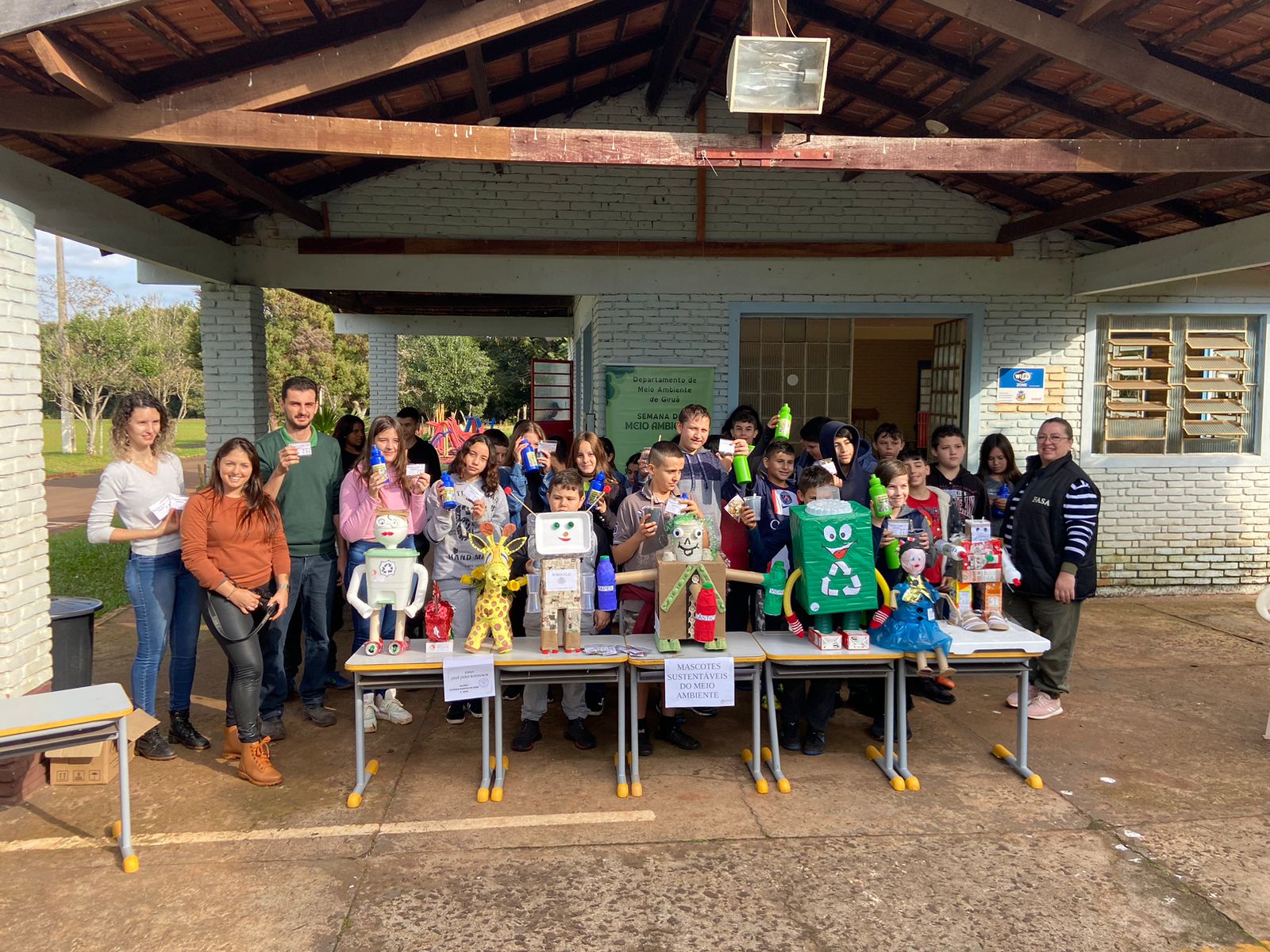 Programação relativa a “Semana do Meio Ambiente” foi encerrada com plantio de mudas na Área Verde