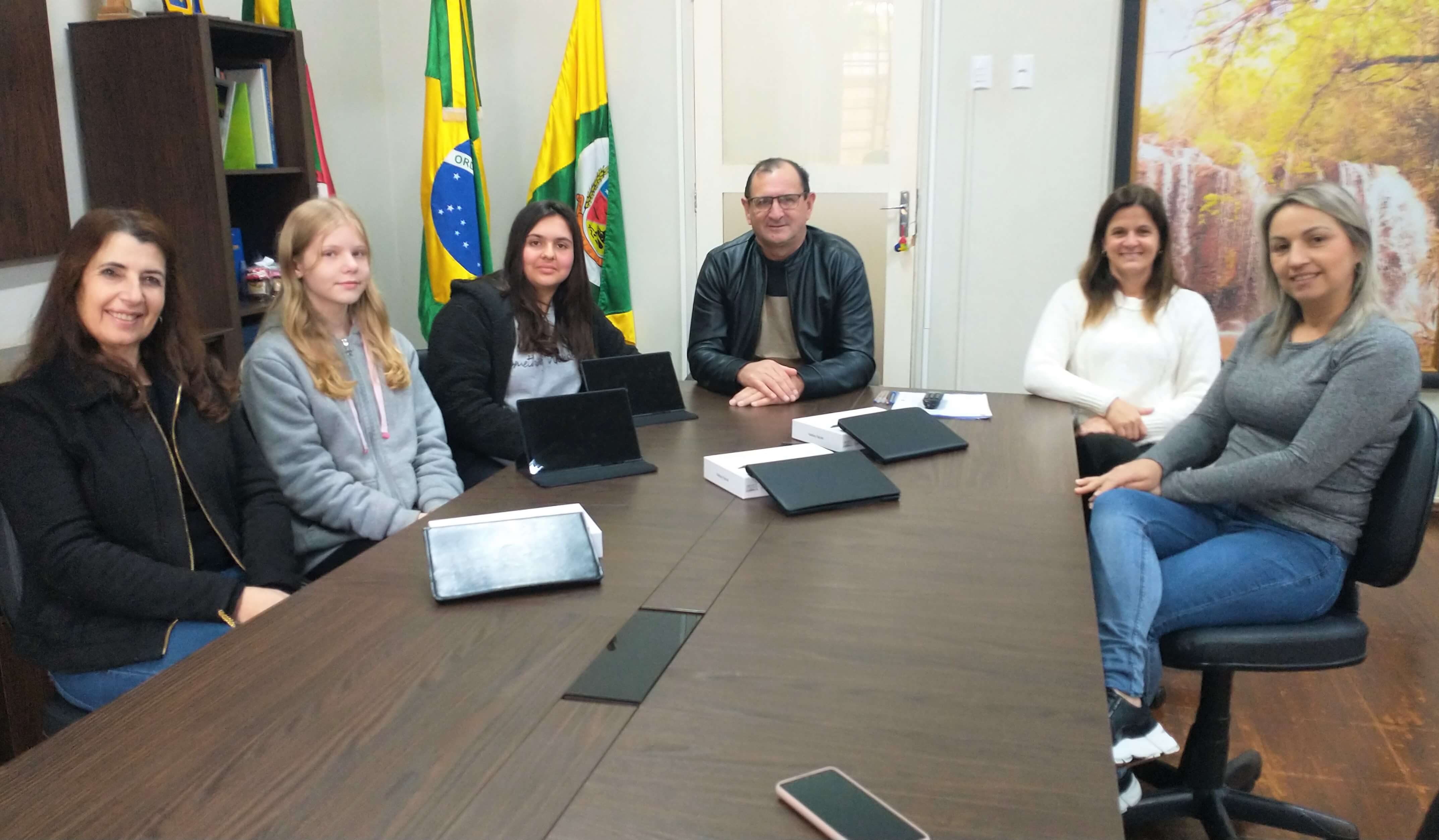 Governo segue investindo em tecnologia nas escolas municipais