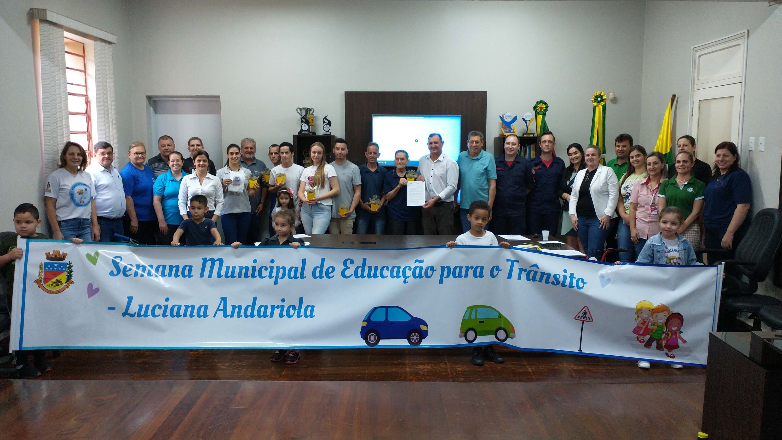 Abertura da Semana Nacional do Trânsito contou com homenagens e sansão de lei municipal