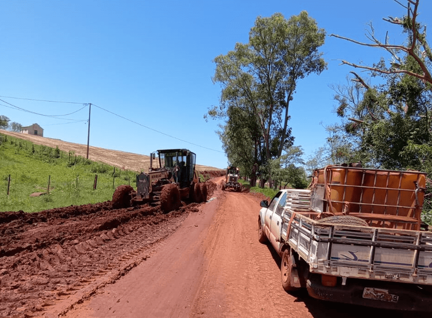 Governo Municipal define prioridades nas atividades de recuperação das estradas no interior do município 