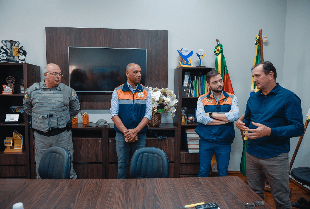 Executivo giruaense recepciona o vice-governador Gabriel Souza