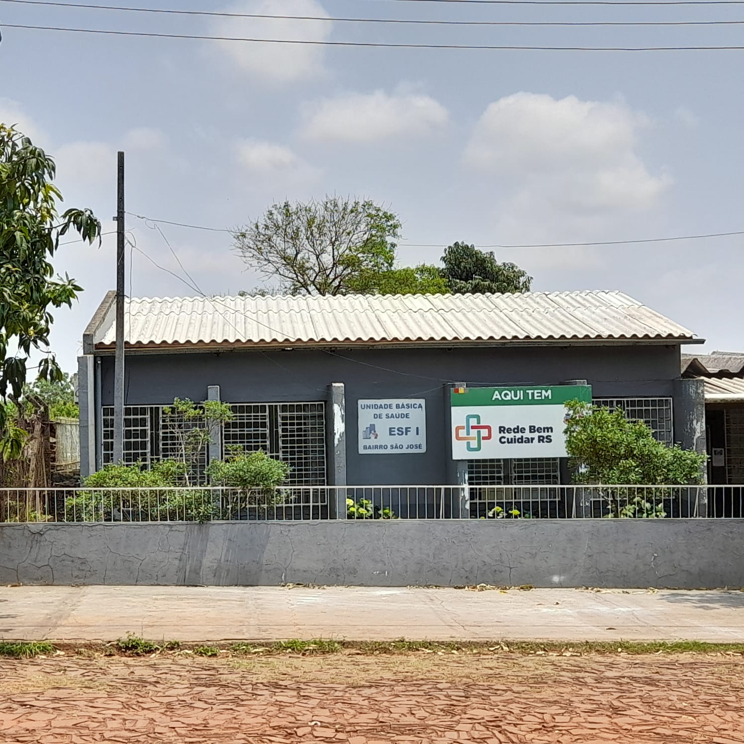 Governo Municipal conclui reforma do telhado do ESF do Bairro São José