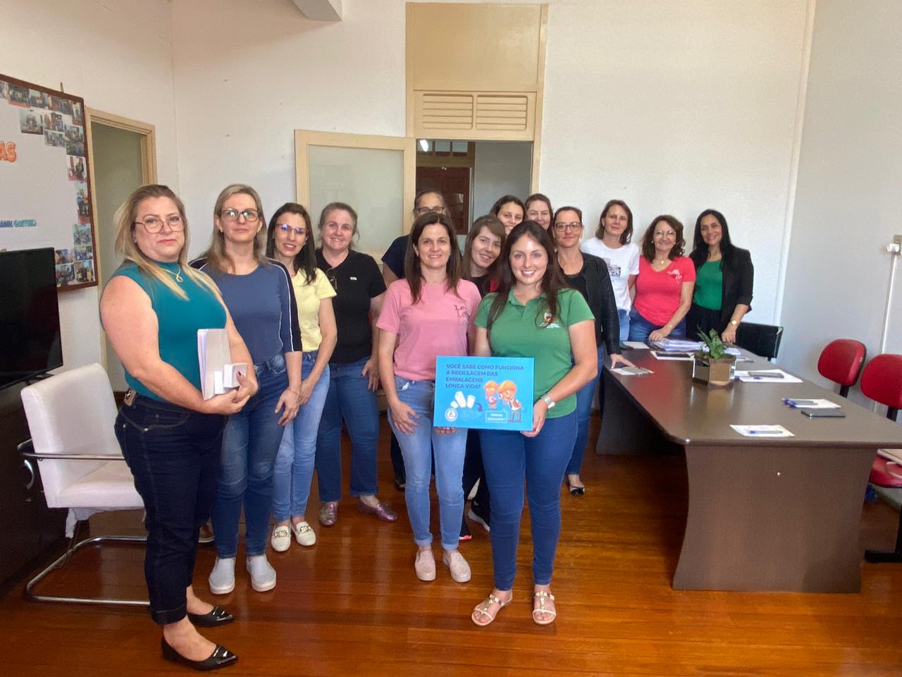 Mais de 200 servidores recebem orientações sobre separação e destinação correta de resíduos