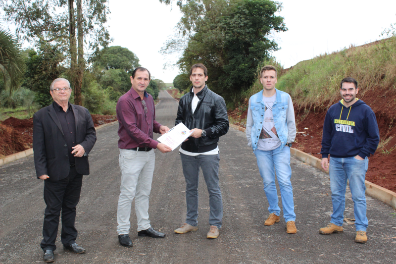 Calçamento é vistoriado e aguarda liberação para tráfego