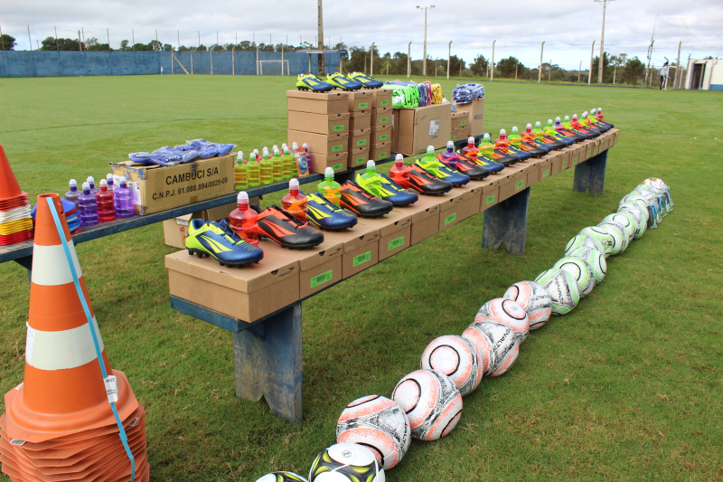 Governo Municipal destina material esportivo para desportistas