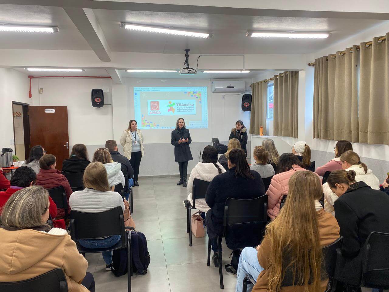 <p>Forma&ccedil;&atilde;o continuada dos profissionais de educa&ccedil;&atilde;o de C&acirc;ndido God&oacute;i em parceria com o Centro de Refer&ecirc;ncia Regional Teacolhe APADA</p>