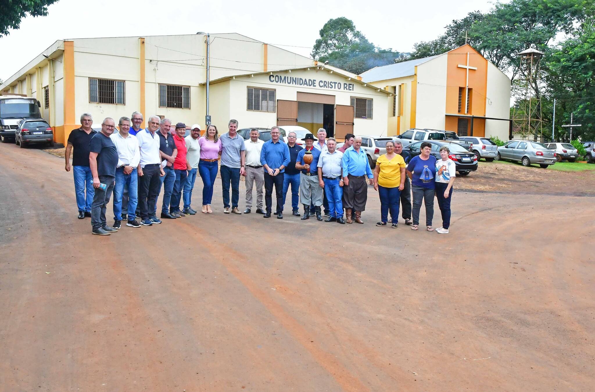Inaugurado asfalto na sede do Cristo Rei