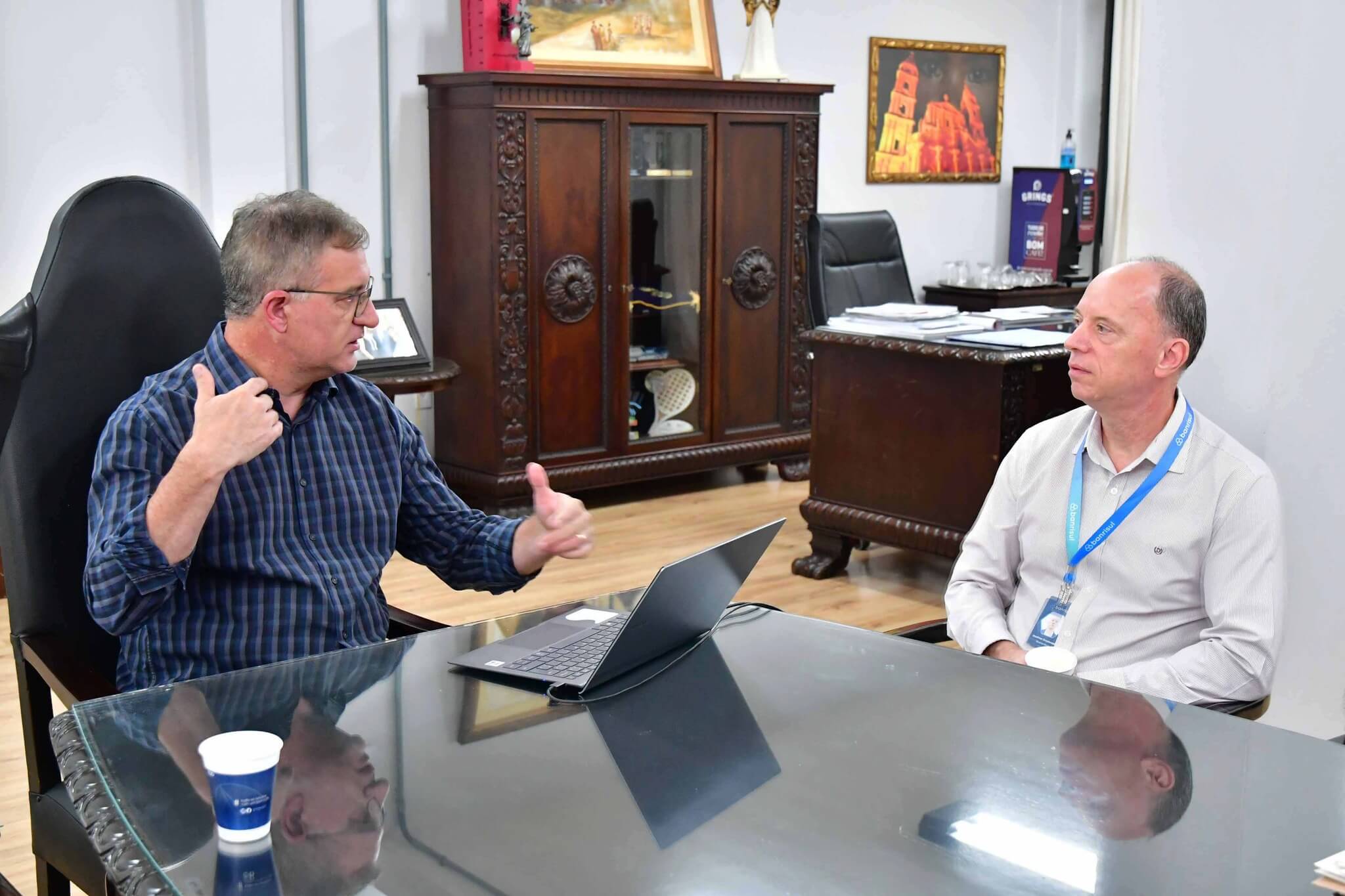 Prefeito recebe o novo gerente do Banrisul