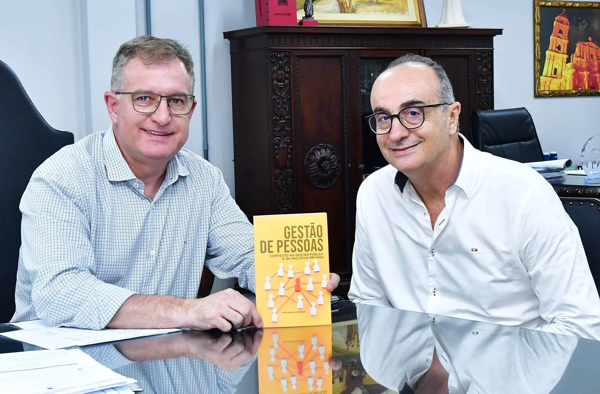 Realidade dos servidores públicos é retratada em livro de Paulo Barreto