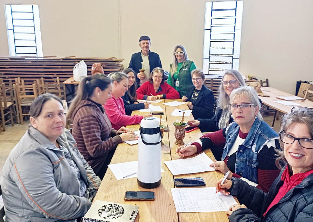 Agricultores de Buriti participam de curso de artesanato