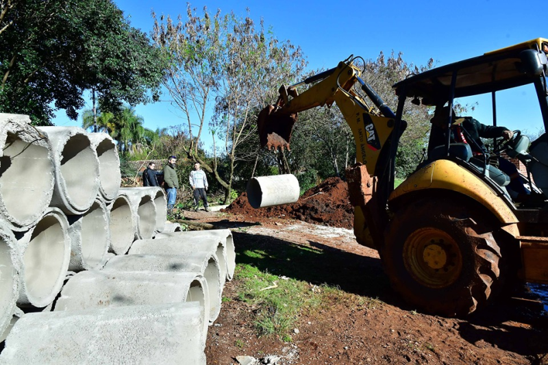 Município investe R$ 200 mil em canalização no Bairro Emília