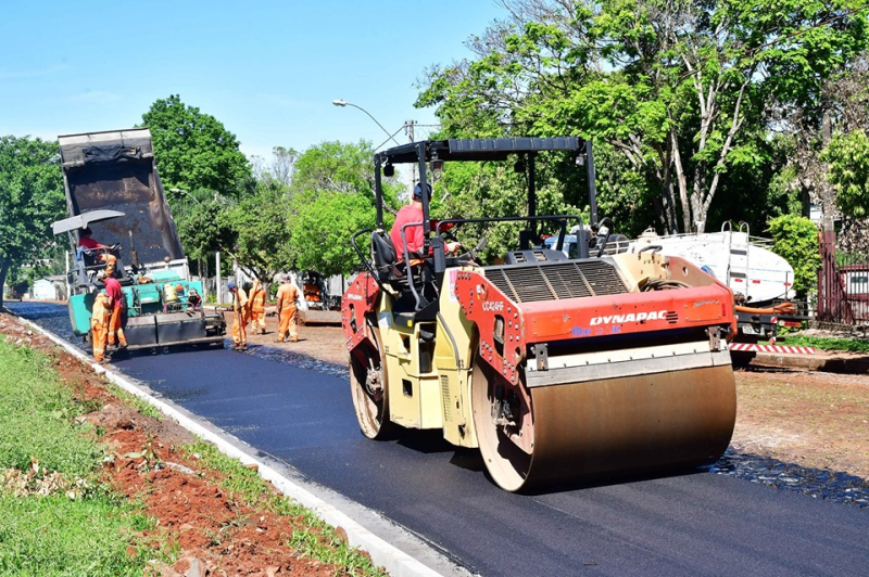 Rua David Canabarro recebe asfalto em cinco quadras