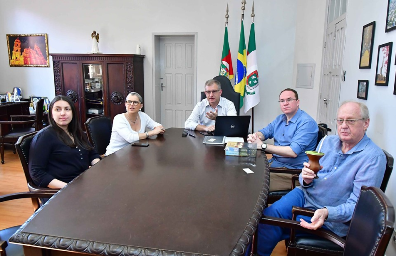 Governo debate projetos de Santo Ângelo com a secretária estadual da Cultura