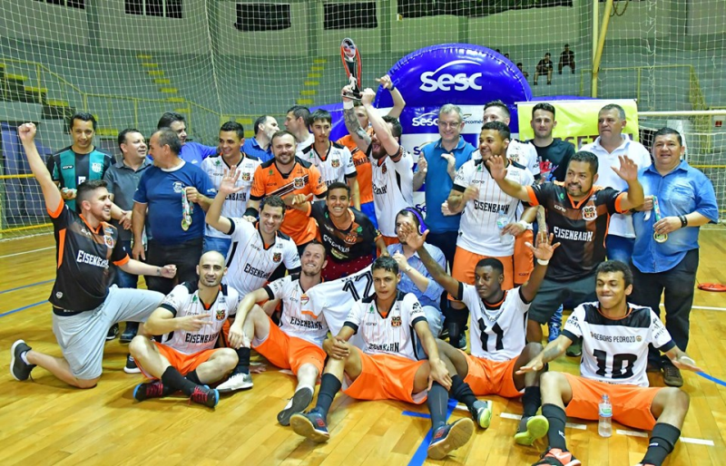 Resenha é o campeão da Primeira Divisão do Futsal