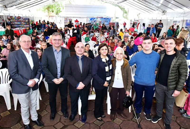 Feira propõe reflexão sobre a importância da leitura