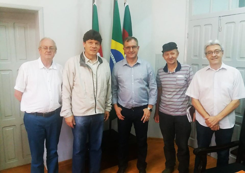 Diretoria do COMUDE é recebida pelo prefeito Jacques Barbosa