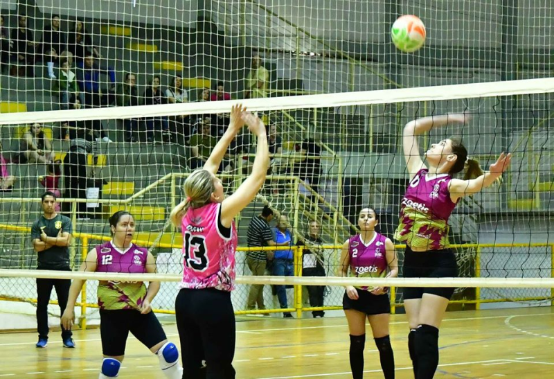 Semifinal feminina do citadino de voleibol será nesta terça-feira