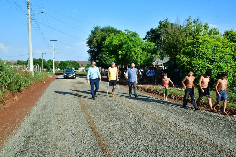 Iniciadas obras de asfaltamento no Bairro Santa Clara