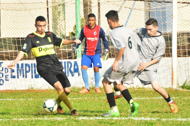Finais do municipal de futebol de campo serão no domingo