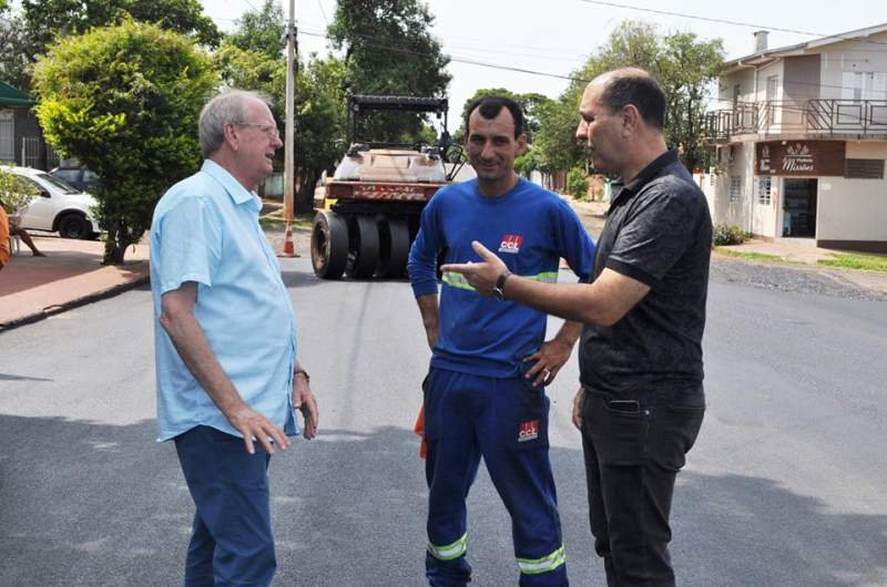 Governo revitaliza asfalto construído há 30 anos