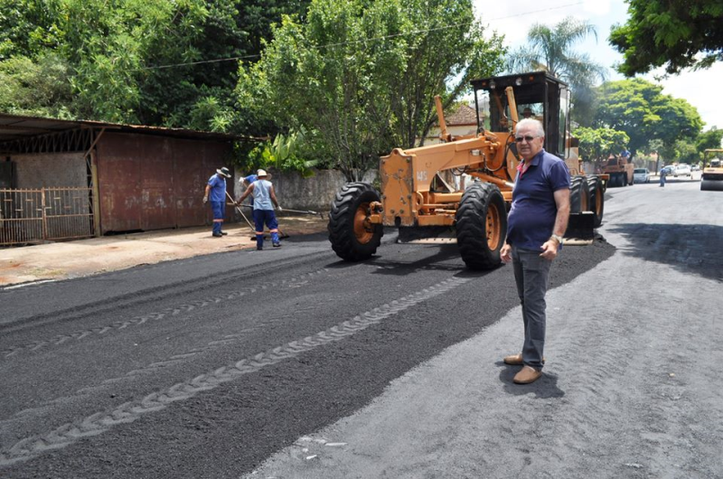 Marquês de Tamandaré recebe asfalto em trecho de uma quadra