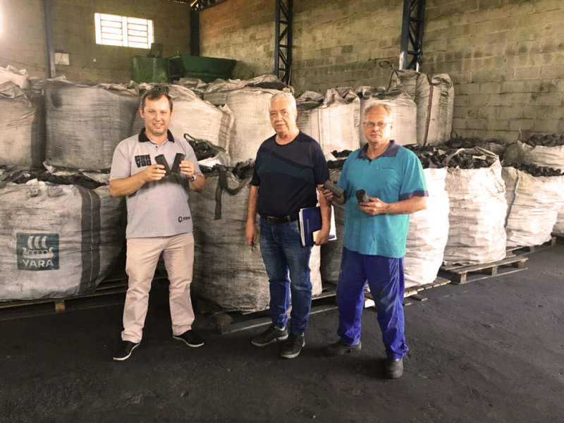 Indústria de carvão recebe visita do Governo Municipal