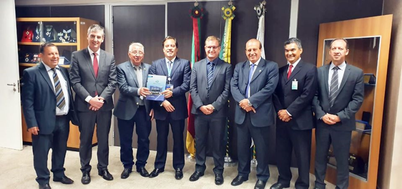 Lideranças políticas debatem desenvolvimento regional com ministro do TCU