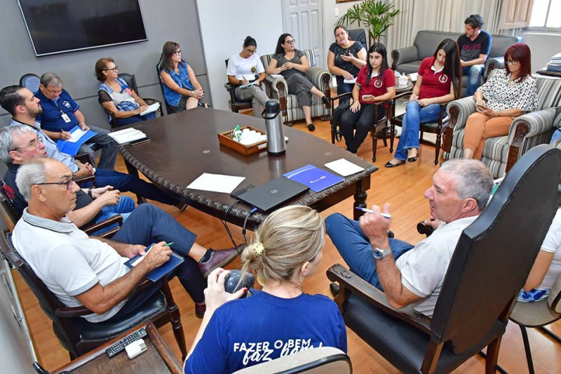 Governo Municipal reúne entidades para elaborar programação da Semana da Mulher