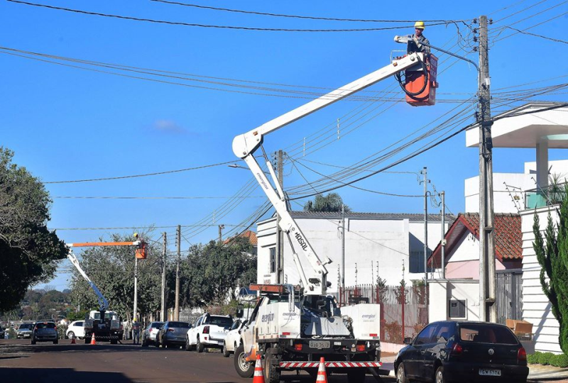 Prefeito autoriza terceiro lote do programa de modernização da iluminação pública