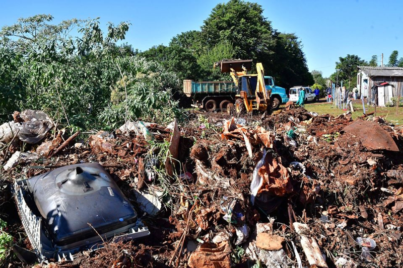 Intervenção do município retira 1.200 toneladas de lixo e entulhos do meio ambiente