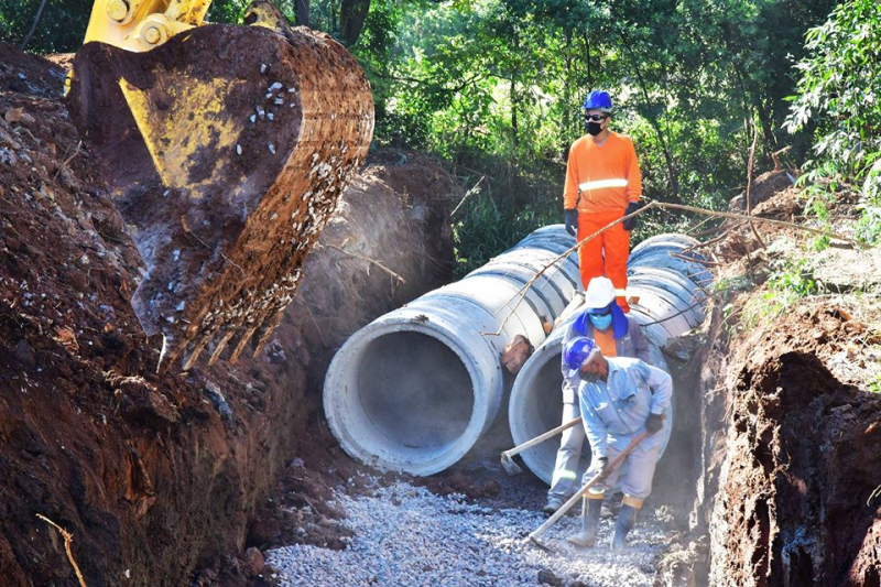 Iniciadas obras de drenagem pluvial na Rua 25 de Julho