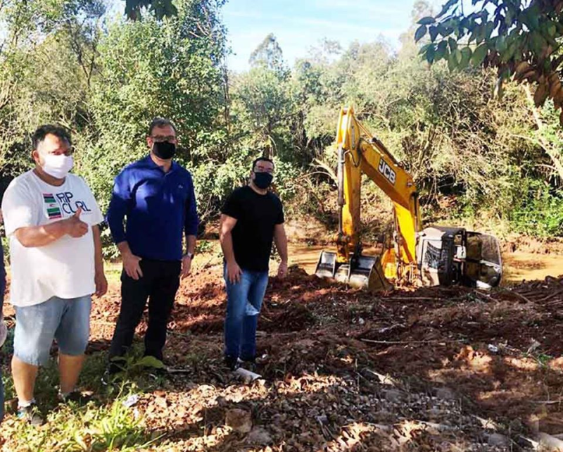 Prevenção a Alagamentos inicia limpeza no Rio Itaquarinchim