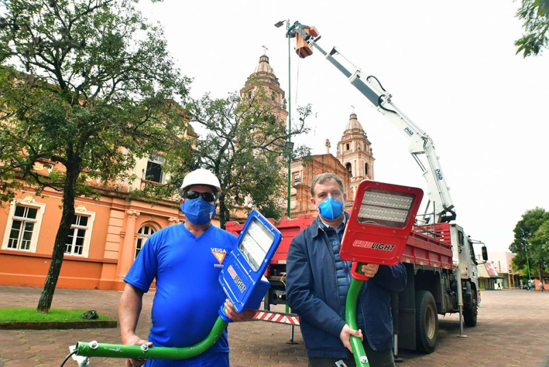Reforçada a iluminação da Praça Pinheiro Machado