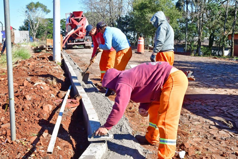 Prefeito autoriza mais de R$ 2,8 milhões em asfaltamento