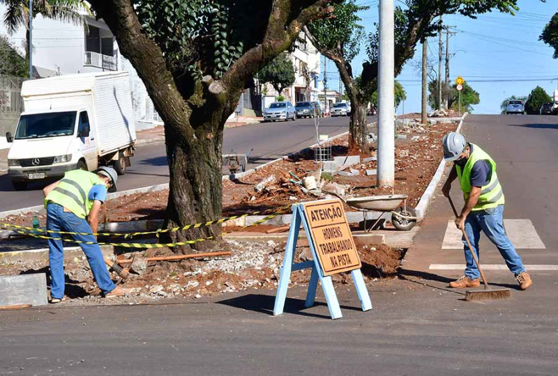 Avança obra de revitalização da Avenida Rio Grande do Sul
