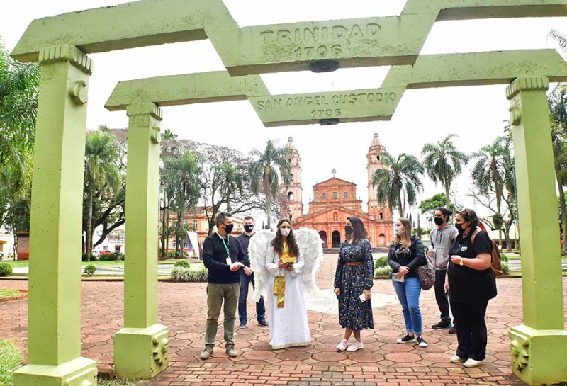 Influenciadora digital inicia por Santo Ângelo seu roteiro nas Missões